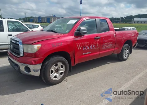 2012 Toyota Tundra Grade 4.6L V8 z USA, uszkodzony, nr VIN 5TFRM5F15CX042717